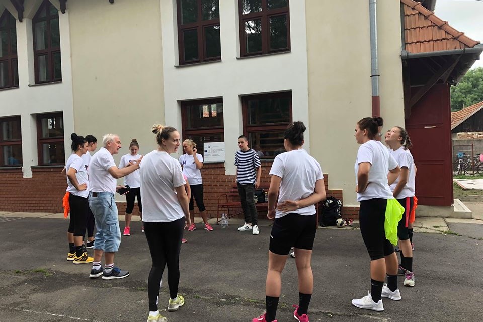 35300542_1804169596296180_8354236489126641664_n